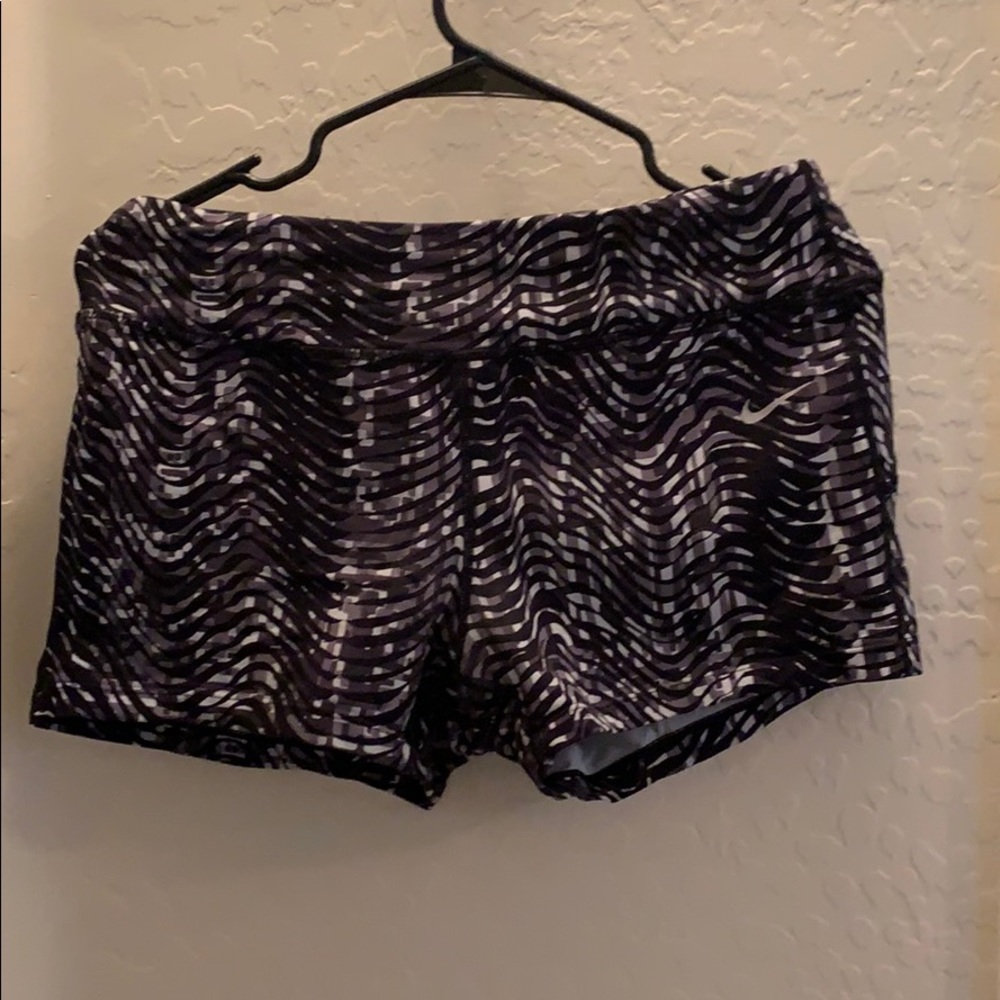 NIKE Black & Gray Print Spandex Shorts